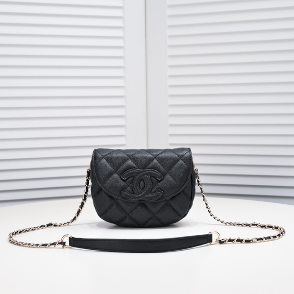 シャネルバッグ正面デザイン